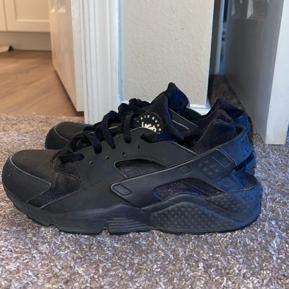 Nike Men’s Huarache Shoes